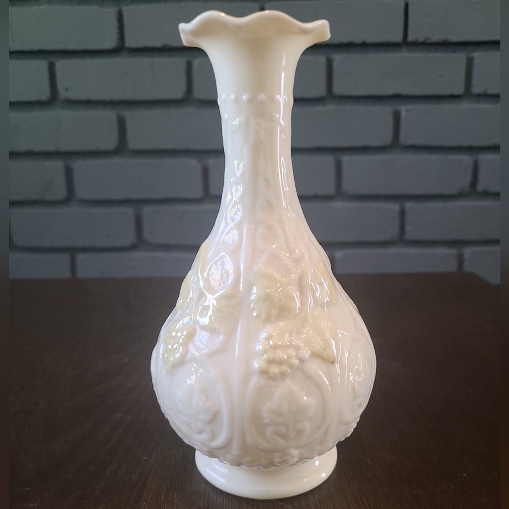 Vintage Belleek 7" Flower Vase Grape Leaf Yellow Luster Ruffle Ireland